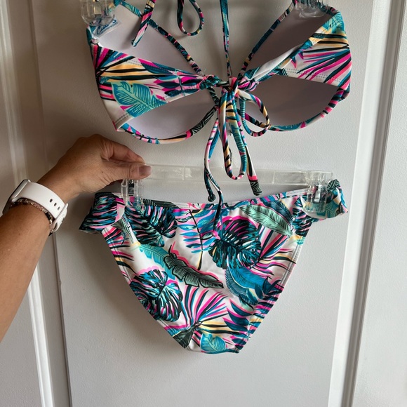 California Waves 2 piece bathing suit D/DD top,cups,underwire XL bottom colorful - Picture 3 of 13